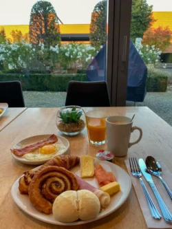Ariane Hotel